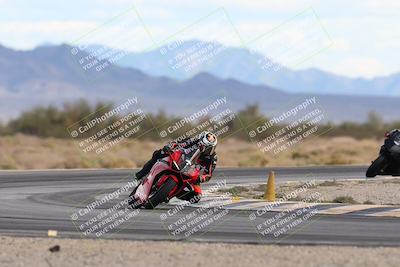 media/Nov-16-2025-Race Pace (Sun) [[8c5fa54630]]/Non Verified Riders (1st 20 Minutes)/5-Turn 15 (110pm)/